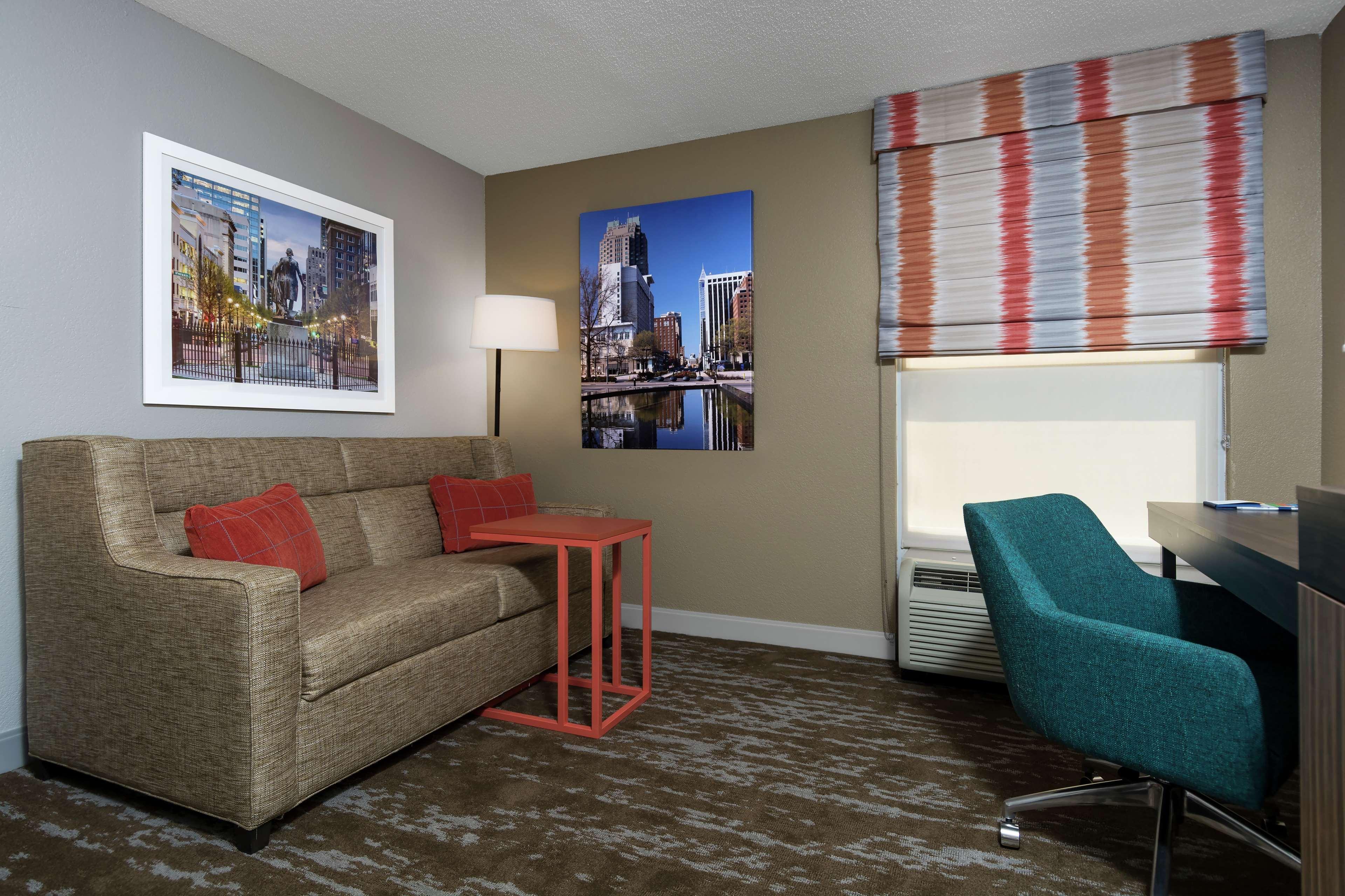 Hampton Inn & Suites Raleigh Cary Lenovo Center Exterior foto