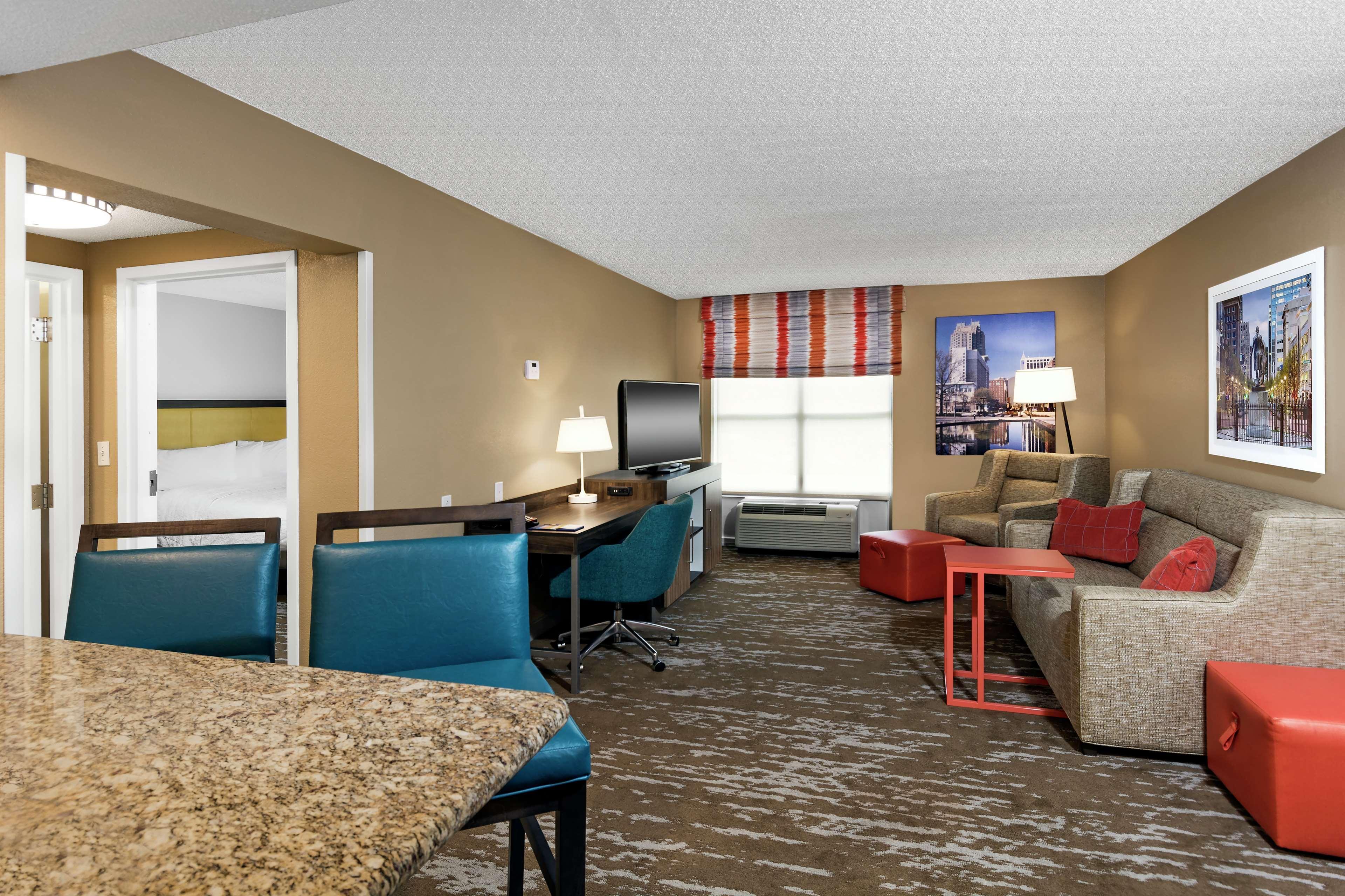 Hampton Inn & Suites Raleigh Cary Lenovo Center Exterior foto