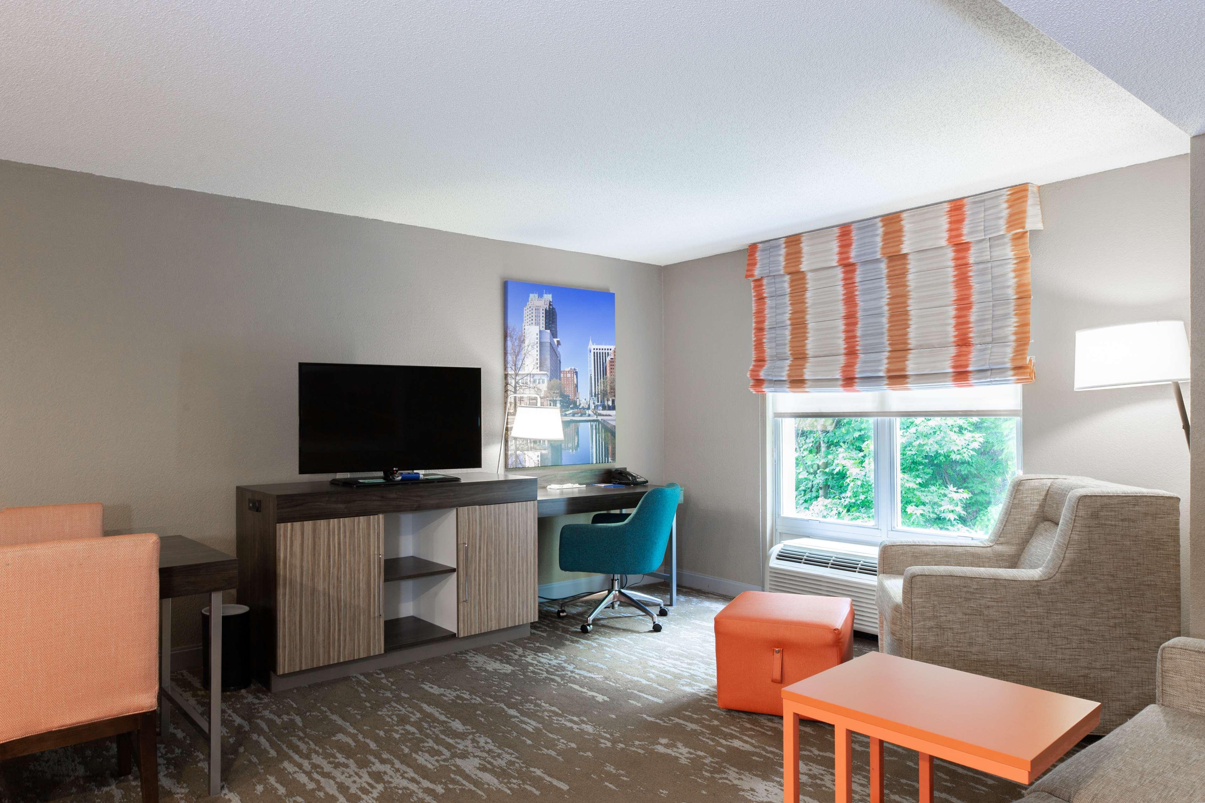 Hampton Inn & Suites Raleigh Cary Lenovo Center Exterior foto