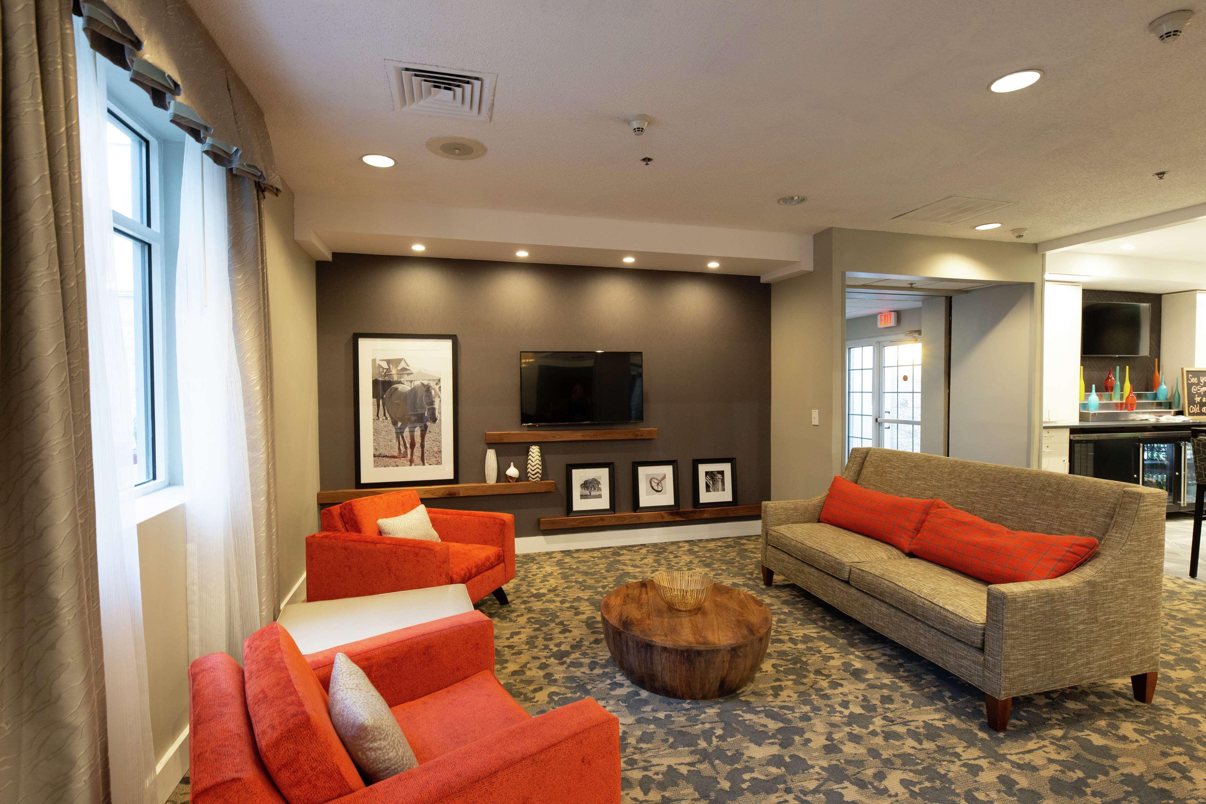 Hampton Inn & Suites Raleigh Cary Lenovo Center Exterior foto