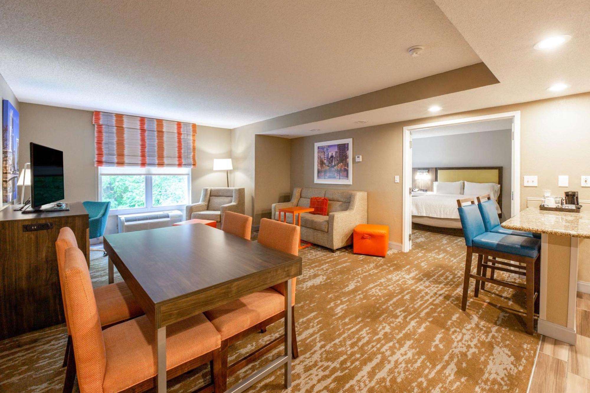 Hampton Inn & Suites Raleigh Cary Lenovo Center Exterior foto